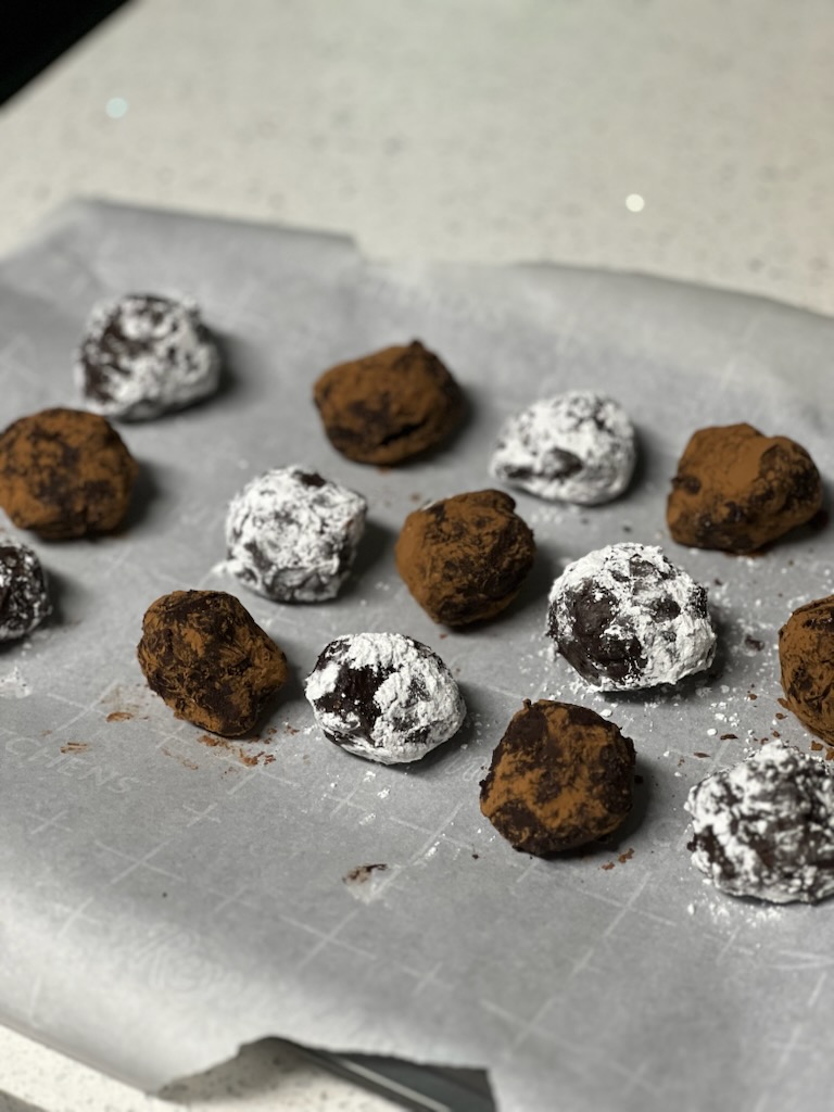 Easiest Dark Chocolate Truffles